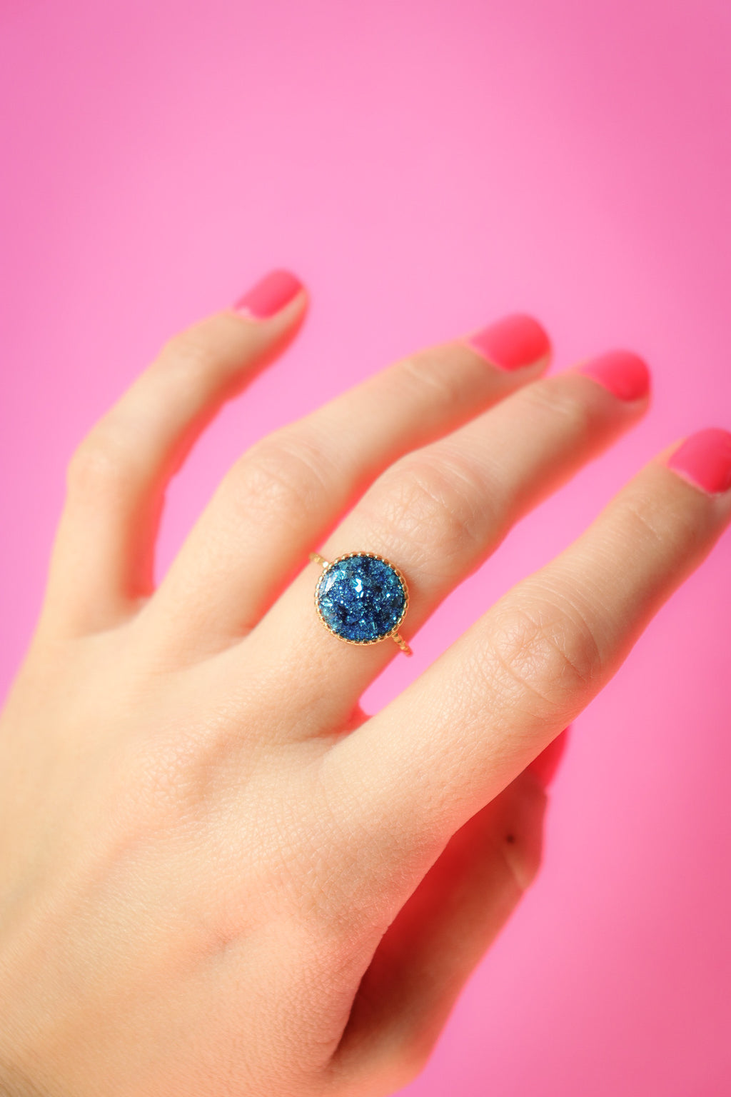 Bague ronde S paillettes bleues