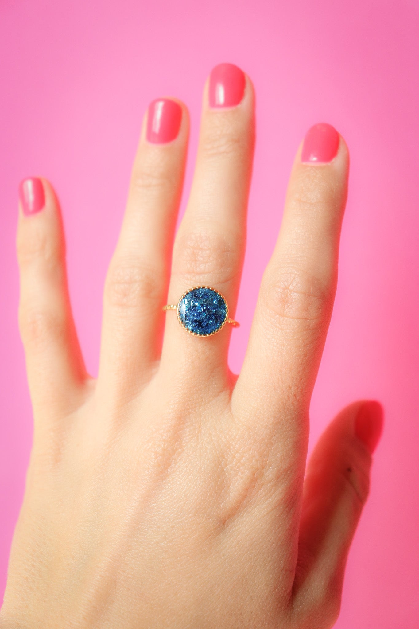 Bague ronde S paillettes bleues