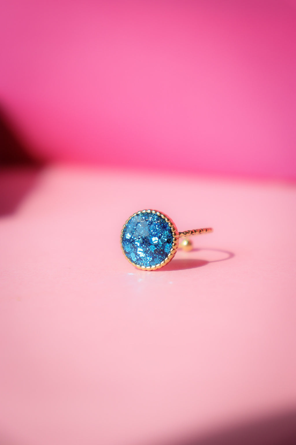 Bague ronde S paillettes bleues