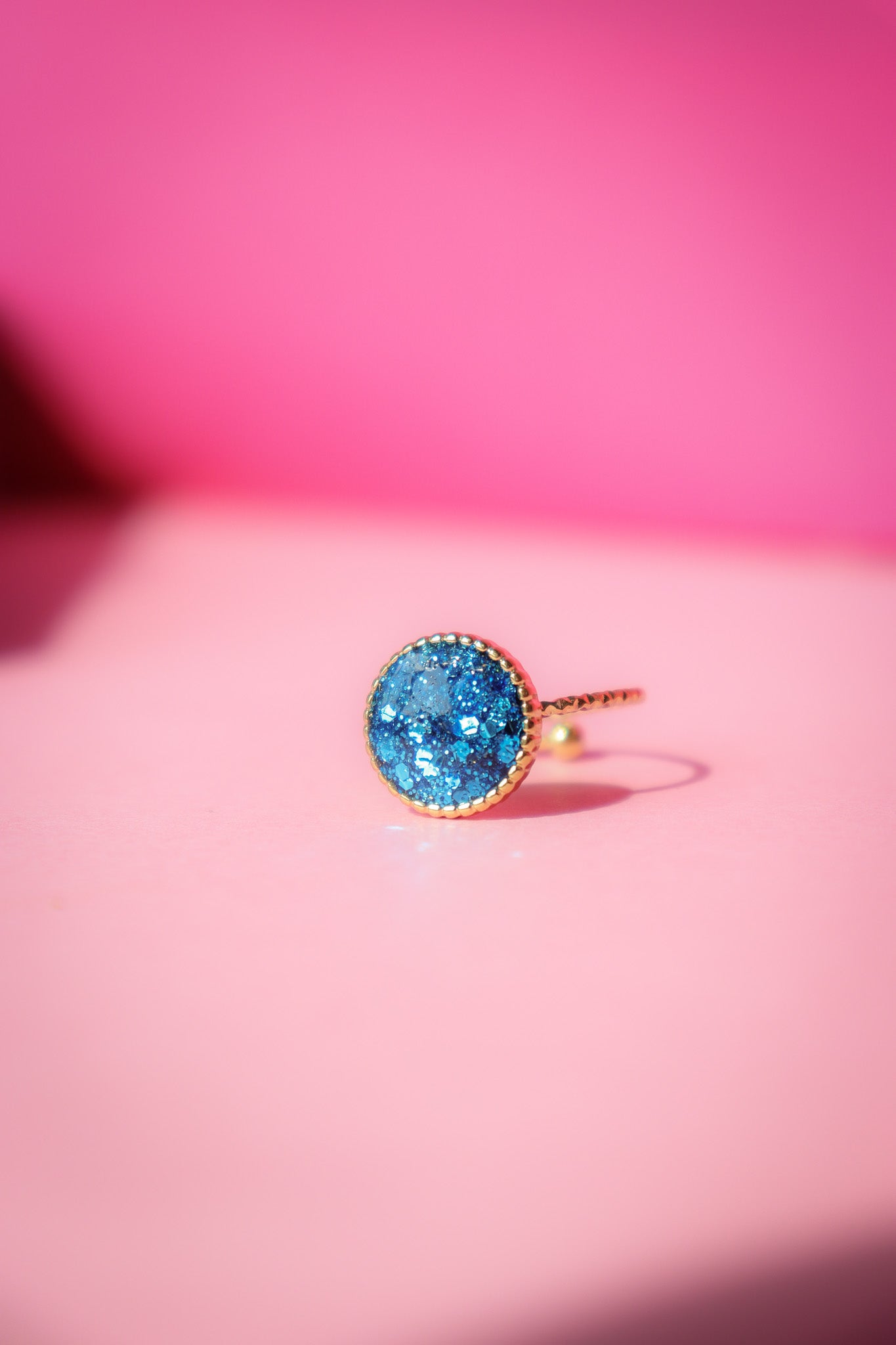 Bague ronde S paillettes bleues
