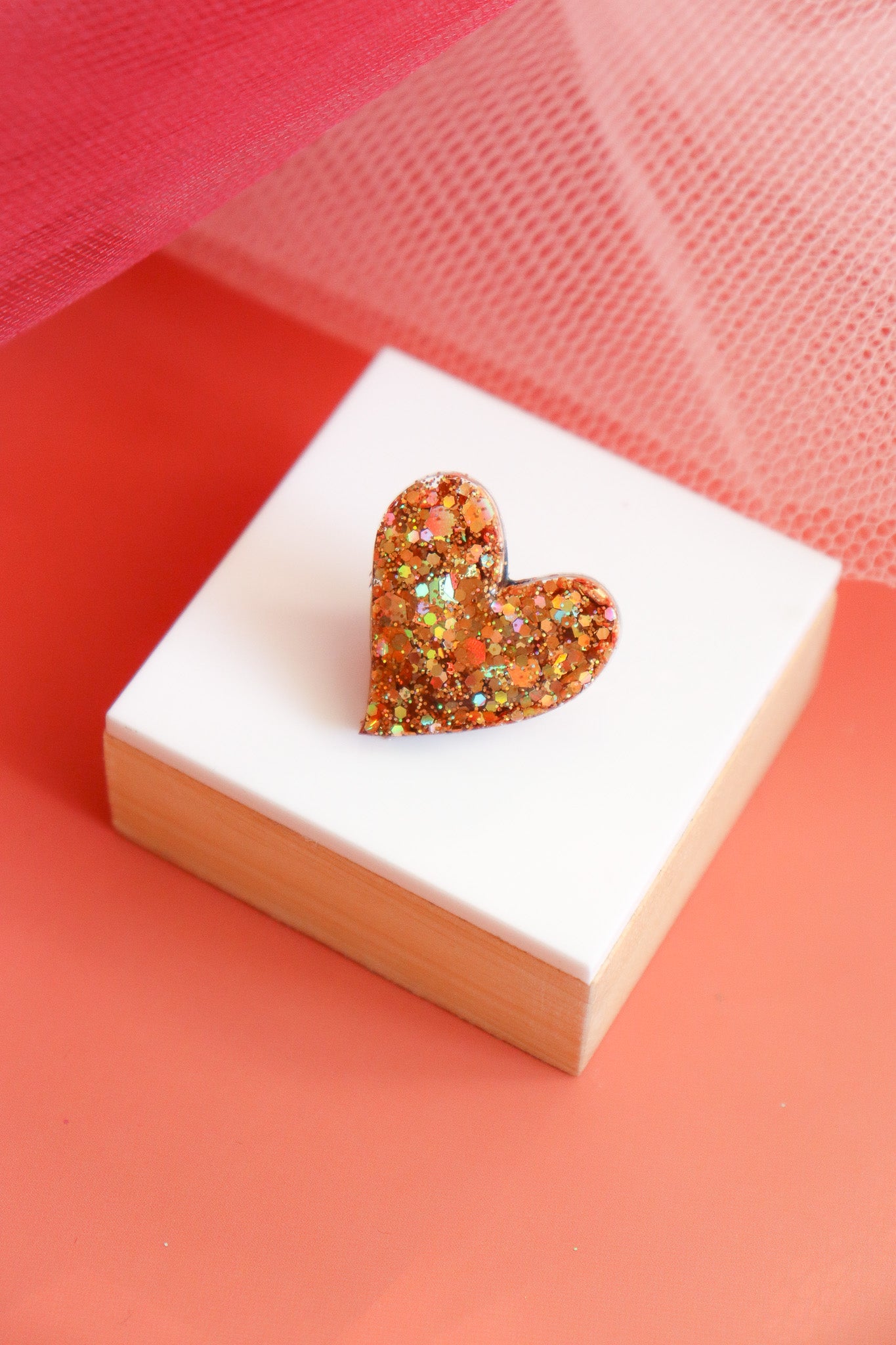 Pin's Coeur Paillettes vieil or